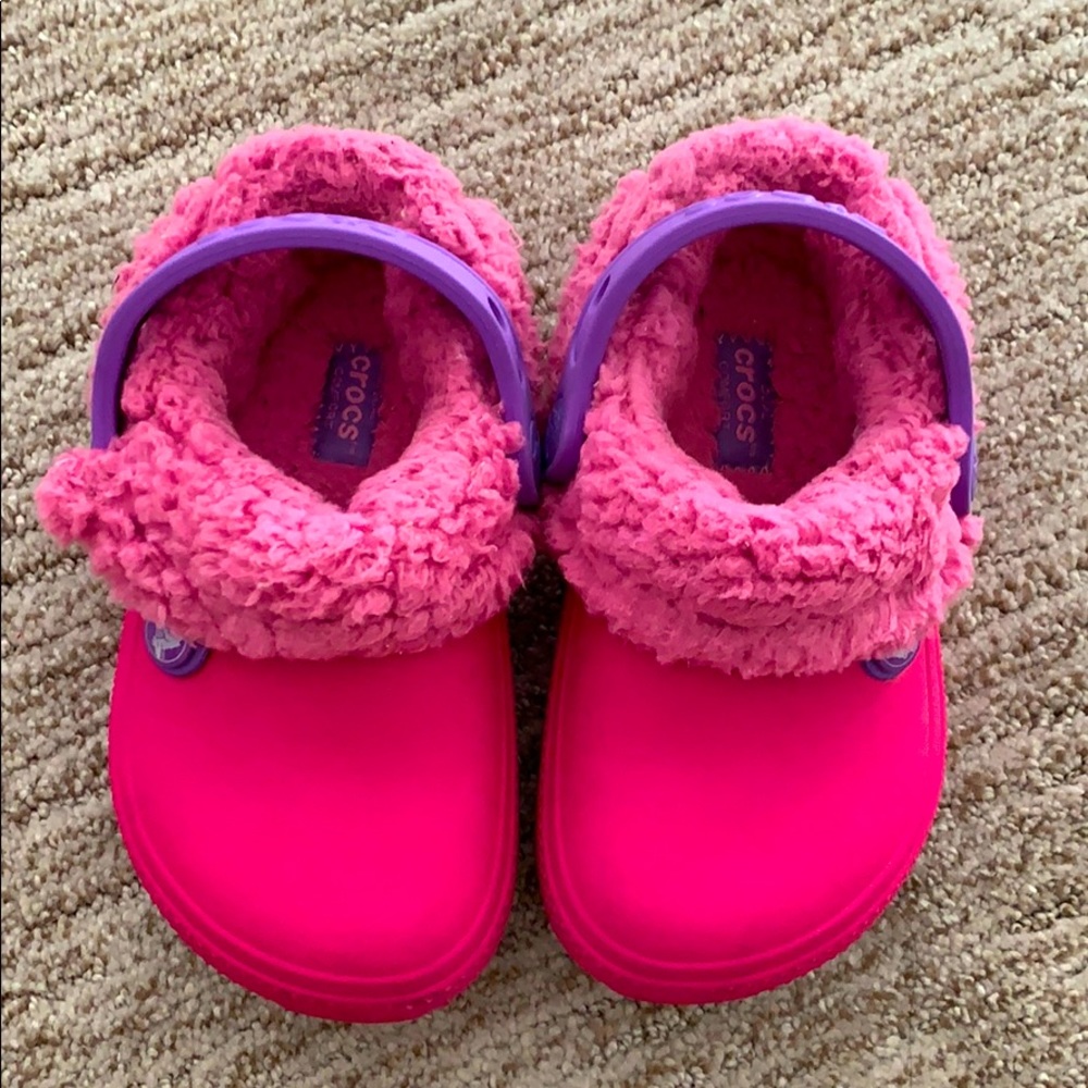 Girls pink crocs